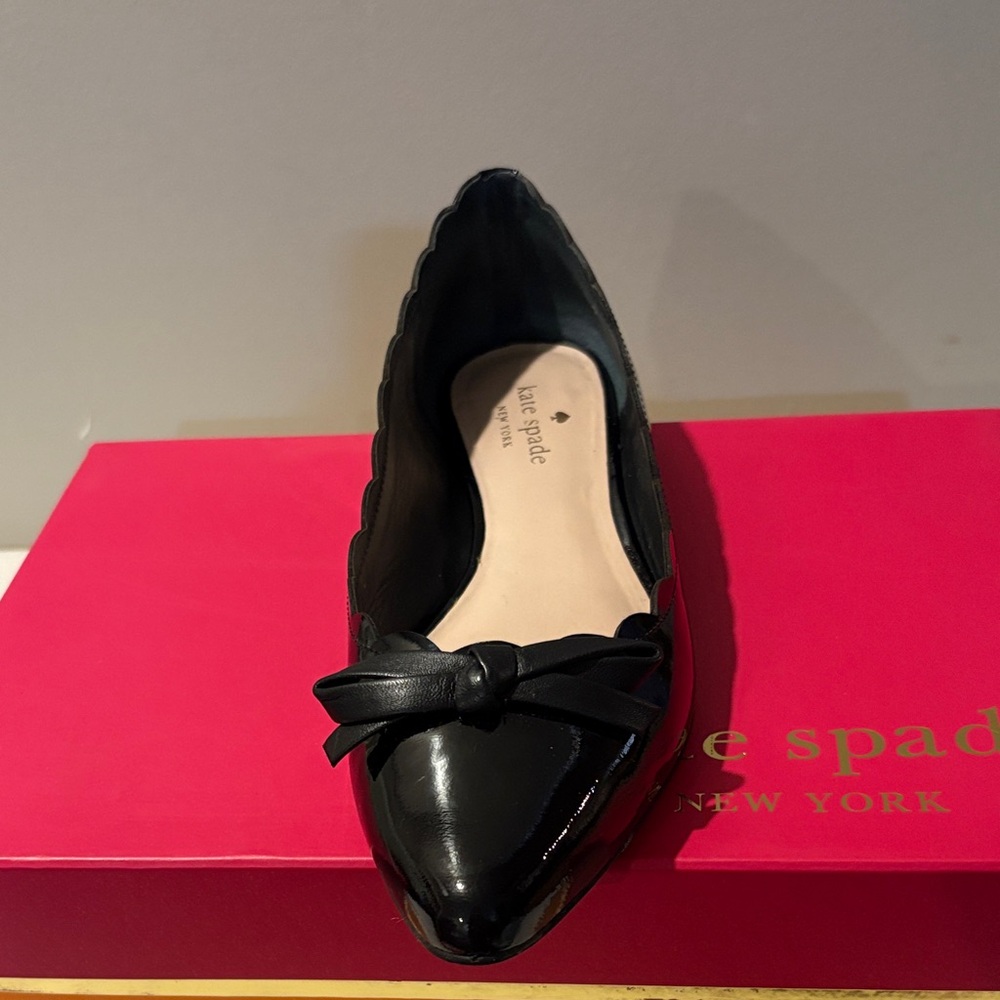Kate Spade Glossy Black Scalloped Flats - Picture 2 of 4